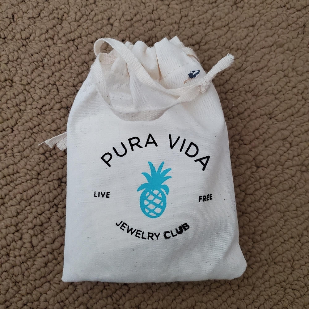 Pura Vida's January Jewelry Club Set
